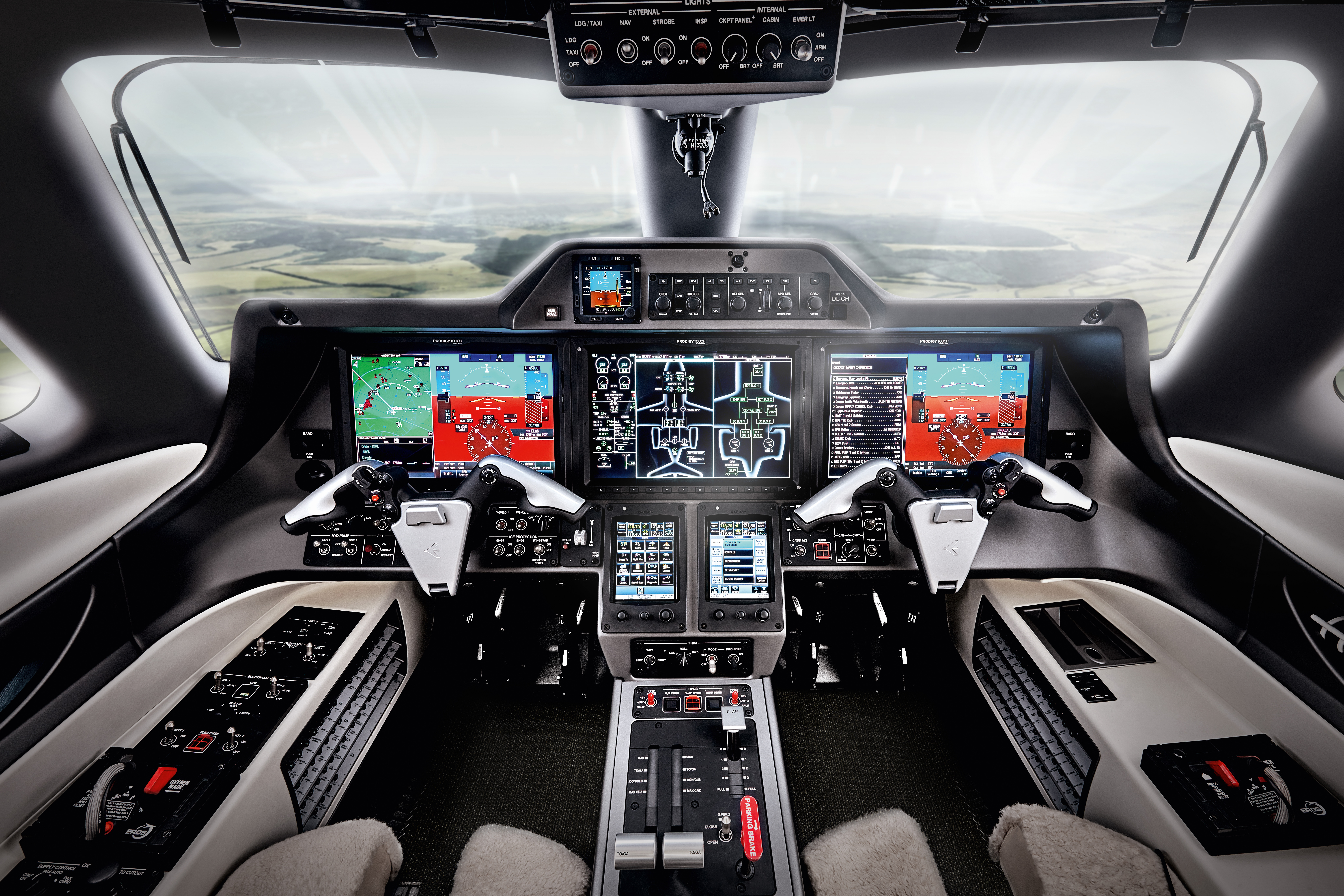 Phenom 300E - Cockpit