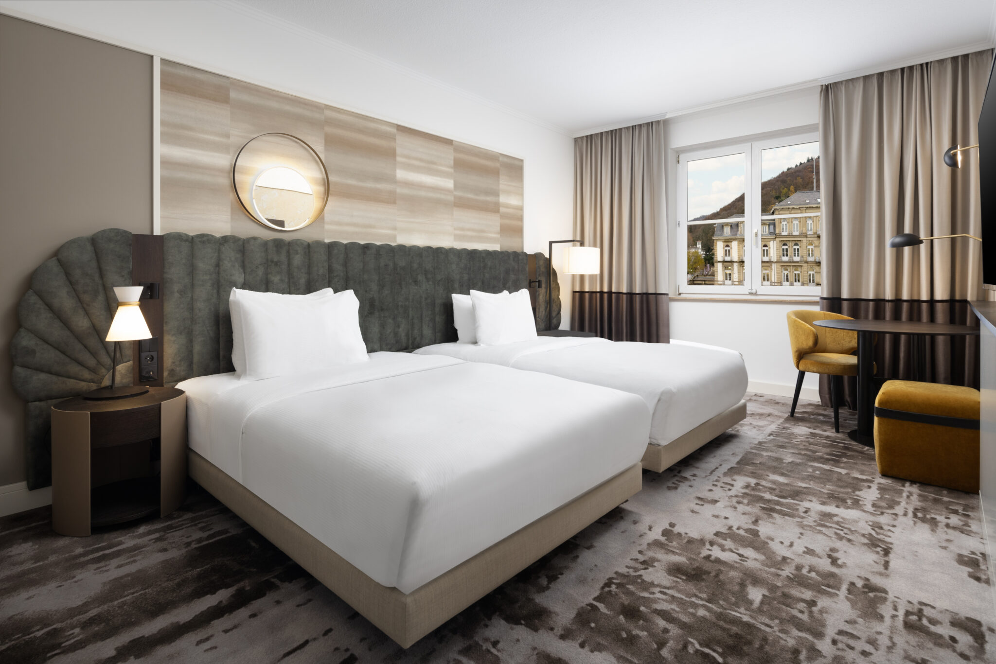 Connecting Rooms - Book Adjoining Rooms Now with Hilton